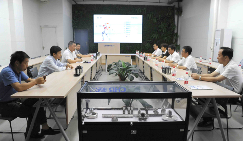 高端拉床,專(zhuān)用機(jī)床,內(nèi)拉床,外拉床,數(shù)控機(jī)床,自動(dòng)化生產(chǎn)線,工業(yè)機(jī)器人,拉床,拉刀,自動(dòng)化