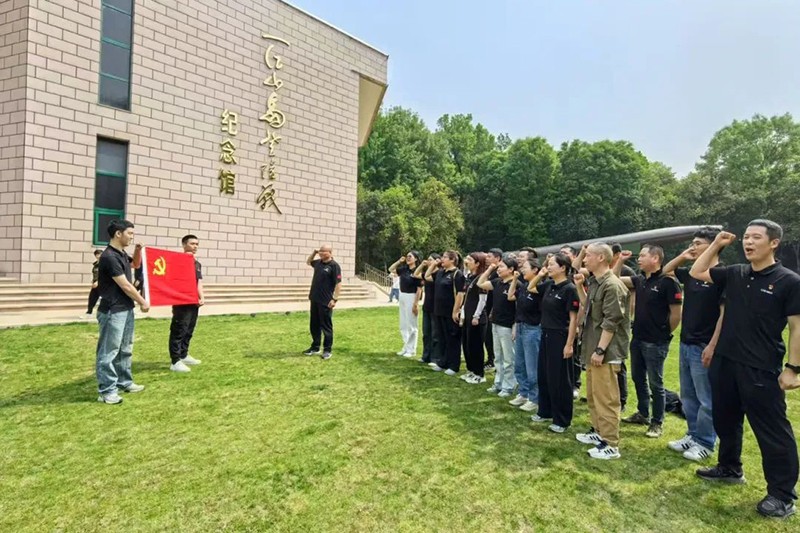 拉床,拉刀,自動化,高端拉床,專用機床,內拉床,外拉床,數(shù)控機床,自動化生產線,工業(yè)機器人 拉床,拉刀,自動化,高端拉床,專用機床,內拉床,外拉床,數(shù)控機床,自動化生產線,工業(yè)機器人